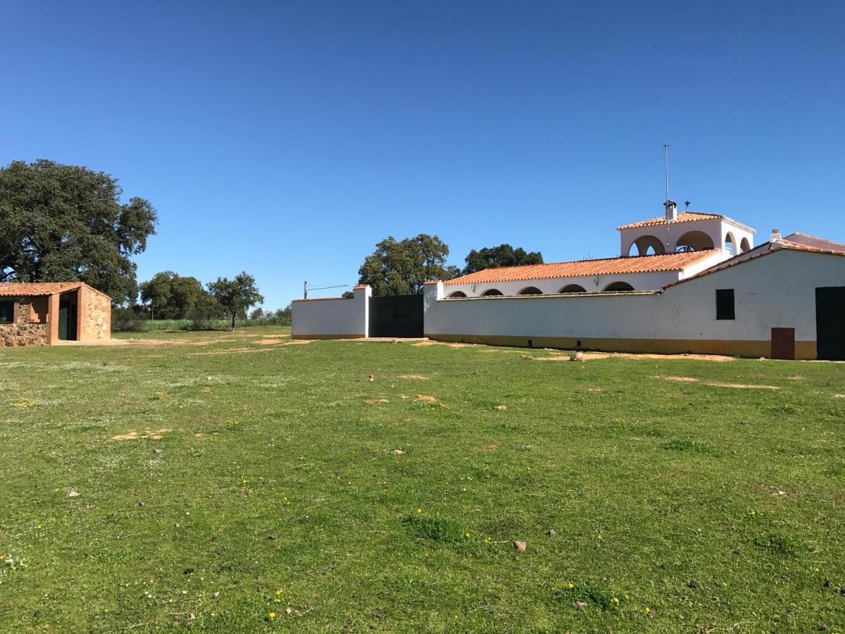 Casa Rural De La Finca Sierra Grande Hornachos Exterior foto